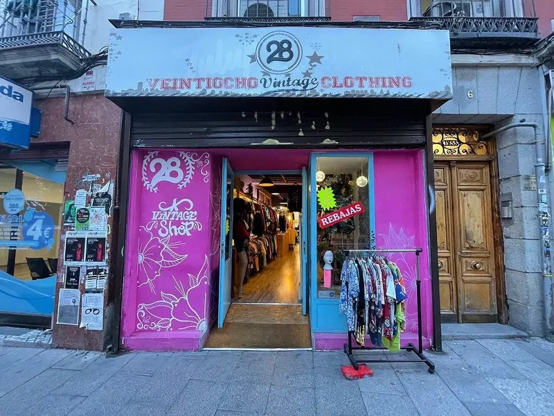 28 Vintage Clothing Friperie Thrift store