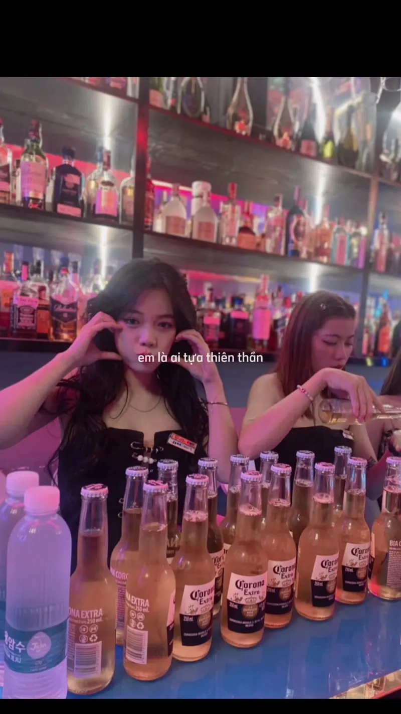 YUMI Counter & Lounge