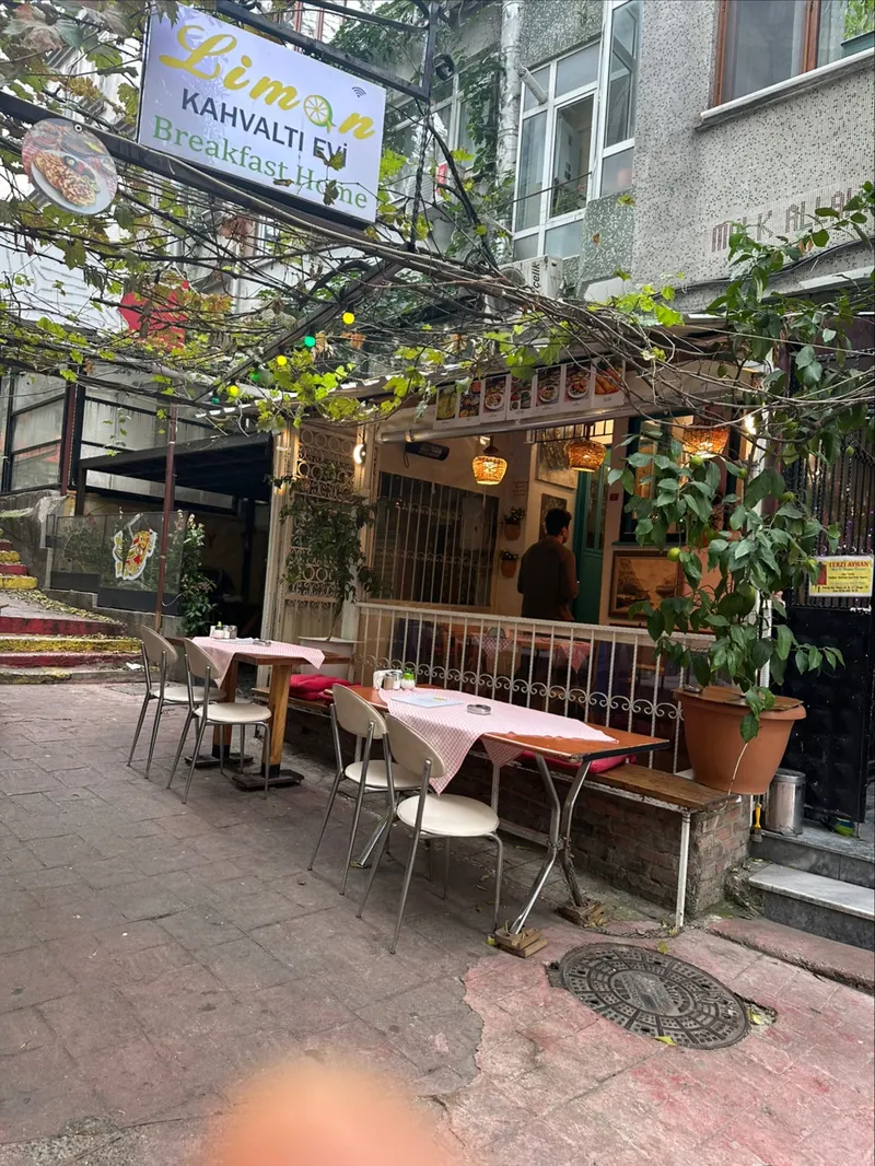 Limon Kahvaltı Evi in Beyoğlu, Istanbul