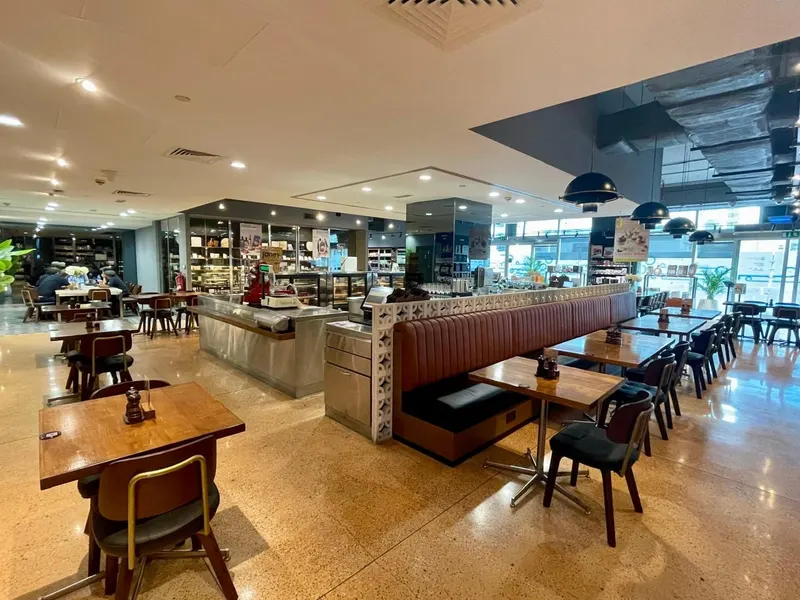 Jones the Grocer, Al Mamoura (Abu Dhabi) in Al Nahyan, Abu Dhabi