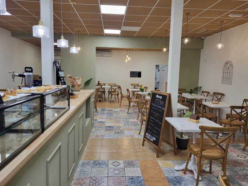 La Croissanteria Paris. Coffee and matcha premium. in la Petxina, Valencia