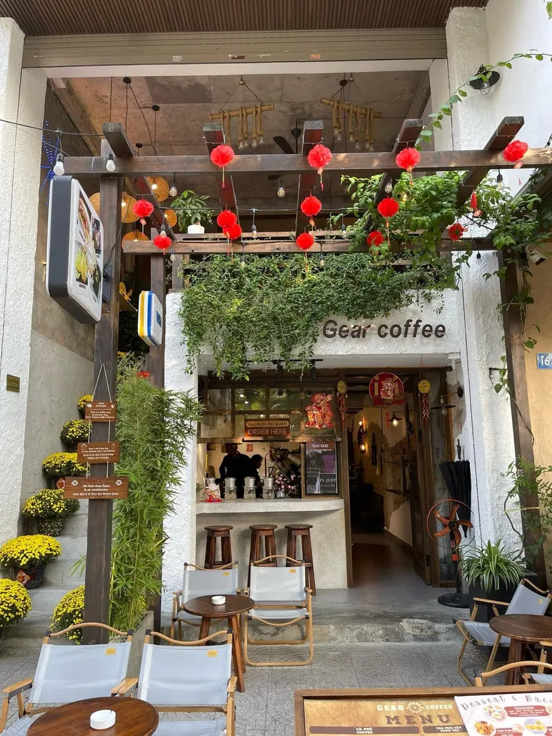Gear Cafe’ And Bistro