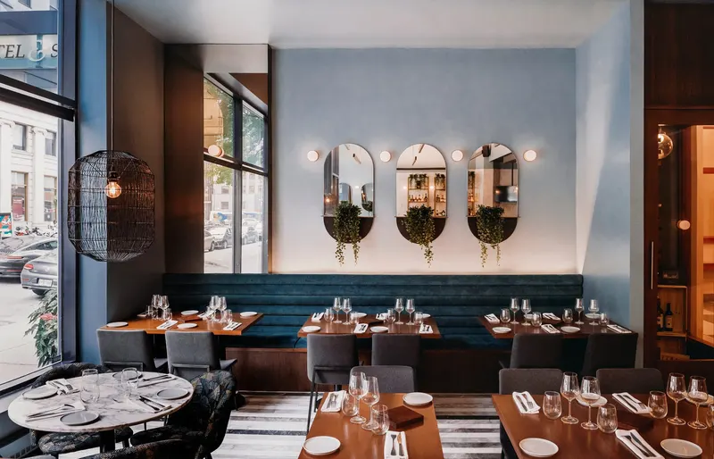 Restaurant Le Carré in Downtown, Montreal