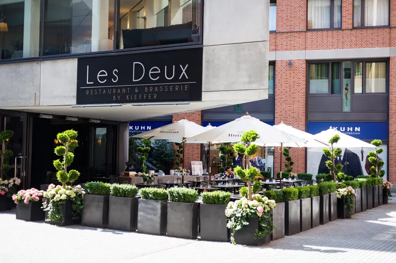 Les Deux
