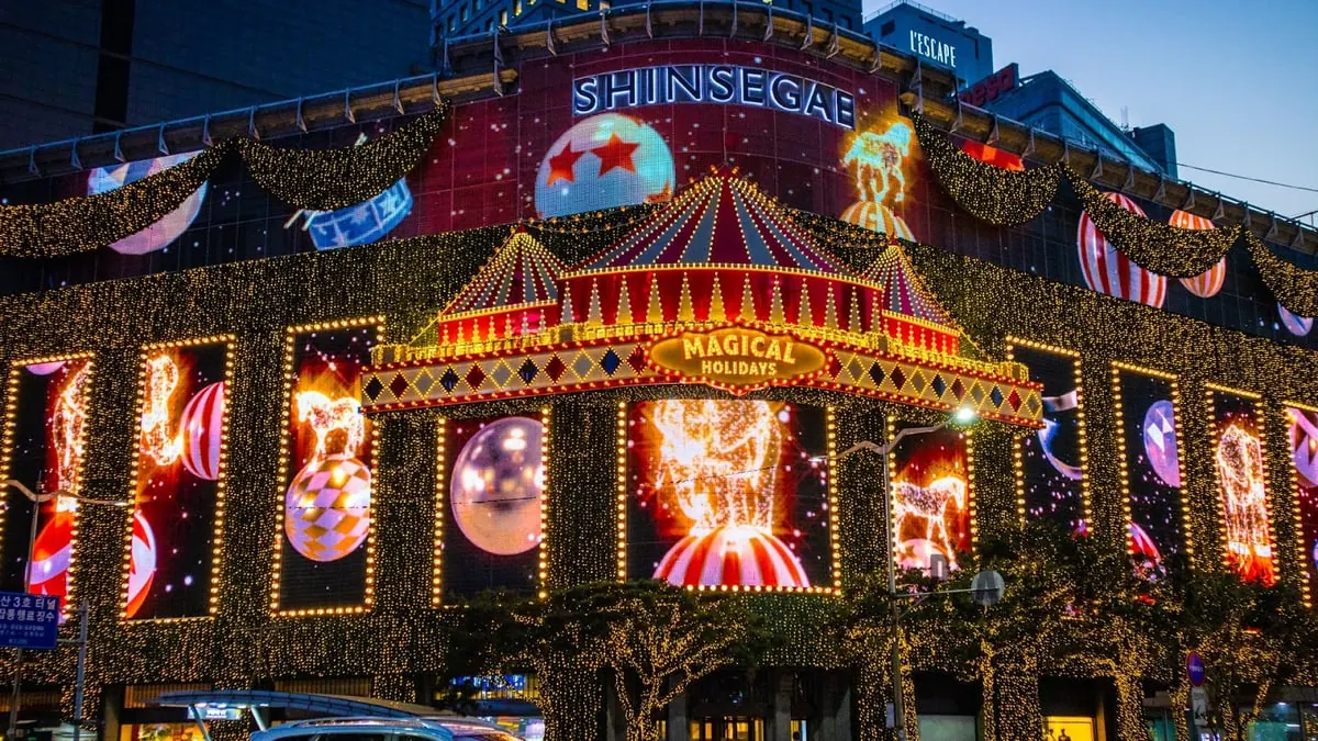 Myeong-dong 1(il)-ga in Seoul