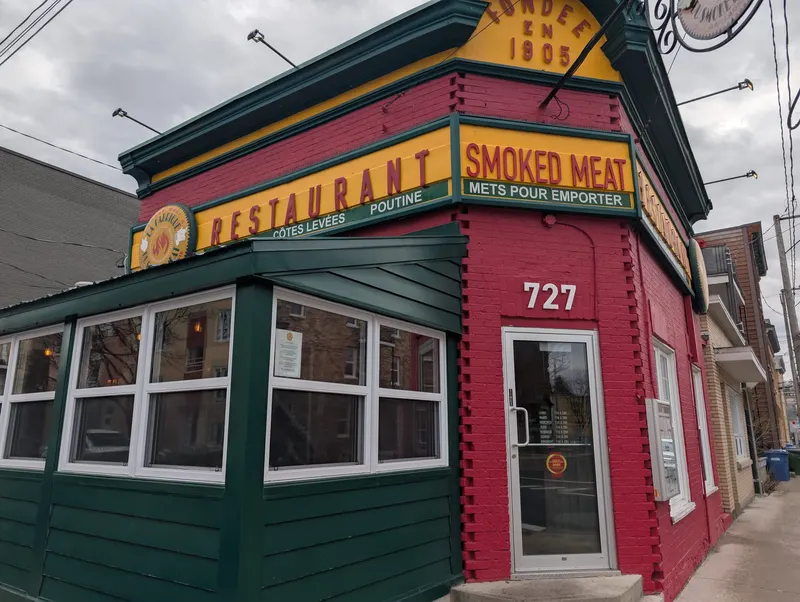 Fabrique du smoked meat in Saint-Sauveur, Quebec City