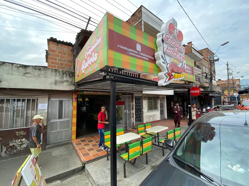 Buñuelos Rellenos de Barrio Antioquia in Guayabal, Medellin
