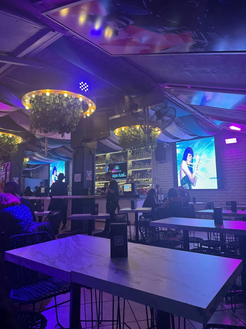 La Incondicional Cantina Tlaquepaque