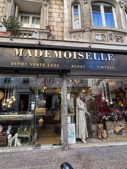 Second Hand Shop Mademoiselle Nice Luxe Vintage et Antiquités. Antiquaire à Nice. Dépôt vente Luxe.