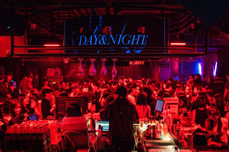 Day and Night in Itaewon-dong, Seoul
