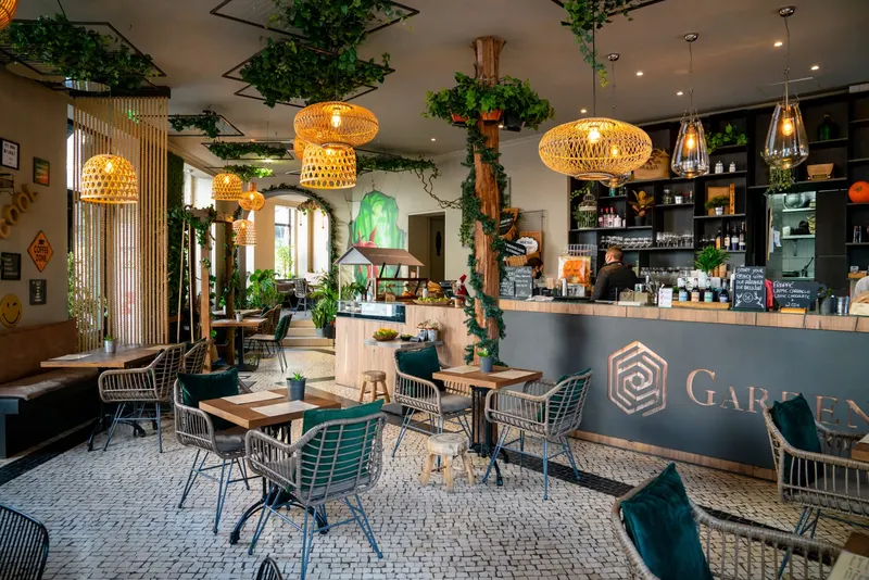 Garden Porto Café in Baixa, Porto