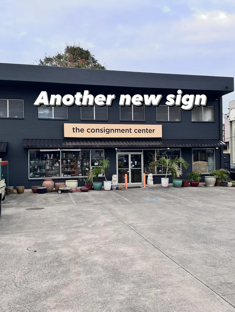Consignment Center in McCully-Moiliili, Honolulu