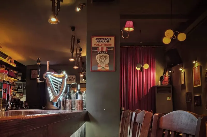 Beatniks Road Bar