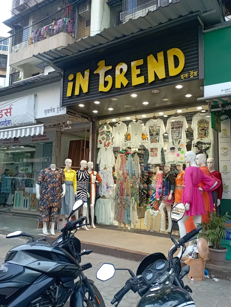 Lokhandwala Market in Oshiwara, Mumbai