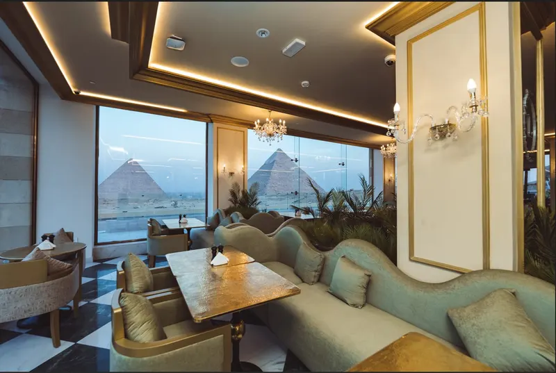 Ladurée Khufu, Giza Pyramids
