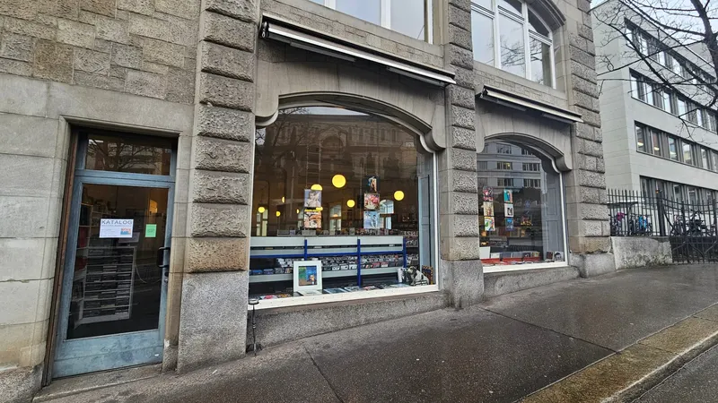 Katalog Record Warehouse in Unterstrass, Zurich