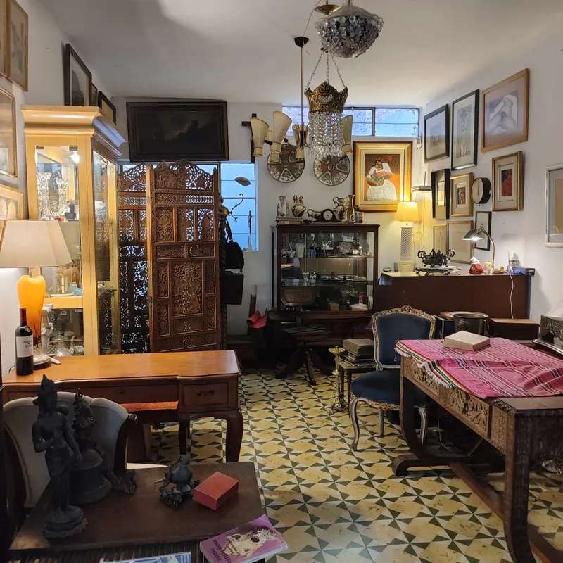 Antigüedades del Castillo in Lince, Lima