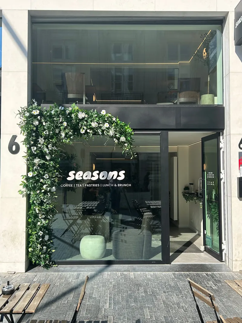 SEASONS Coffee & Lunch