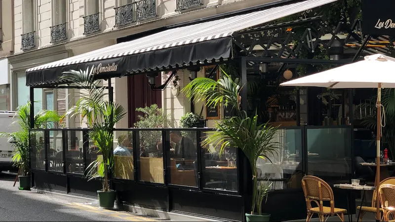 Les Demoiselles Restaurant Paris 17ème in Plaine de Monceaux, Paris