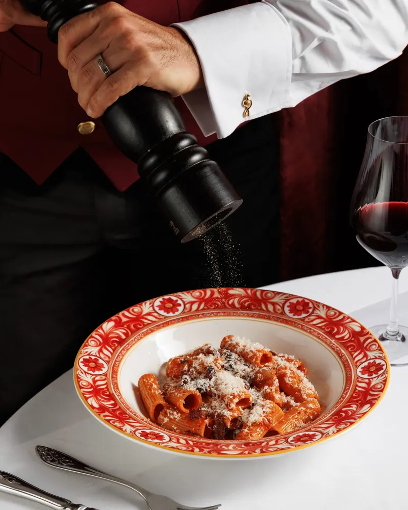 Louis Restaurant