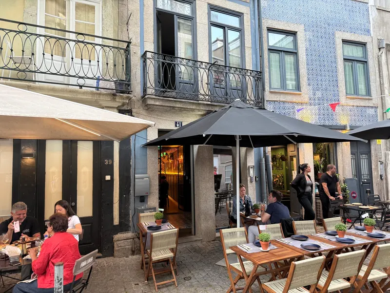 The 41 Bar in Vitória, Porto