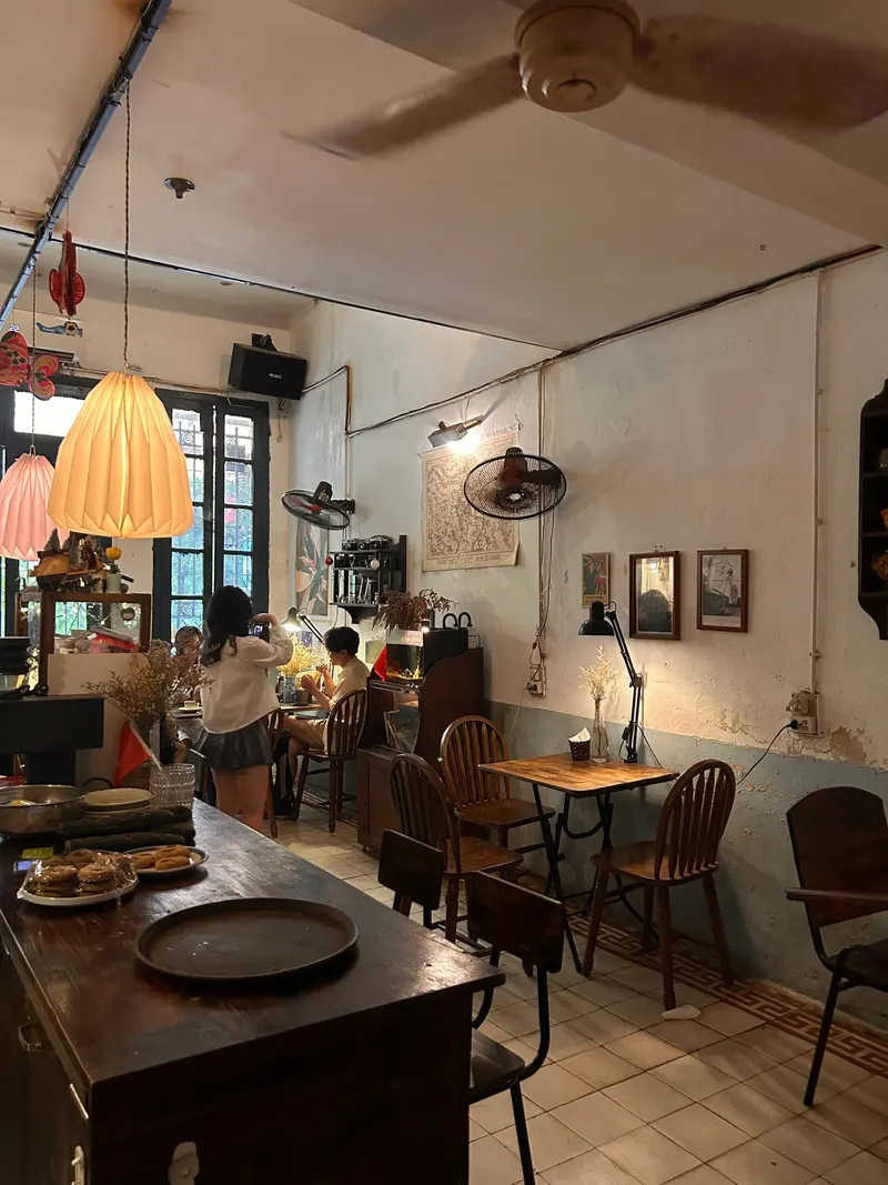 The Little Plan café - Kế Hoạch Nhỏ café in Phường Hàng Bông, Hanoi