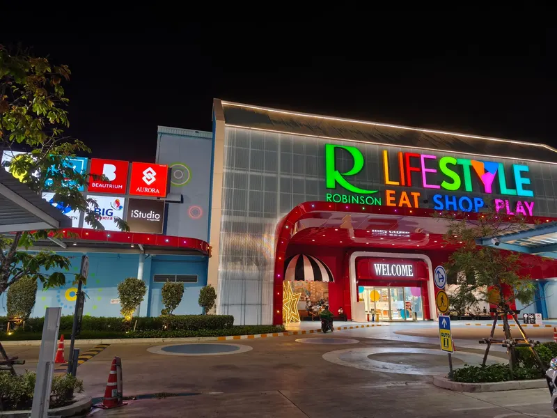Robinson Lifestyle Chalong