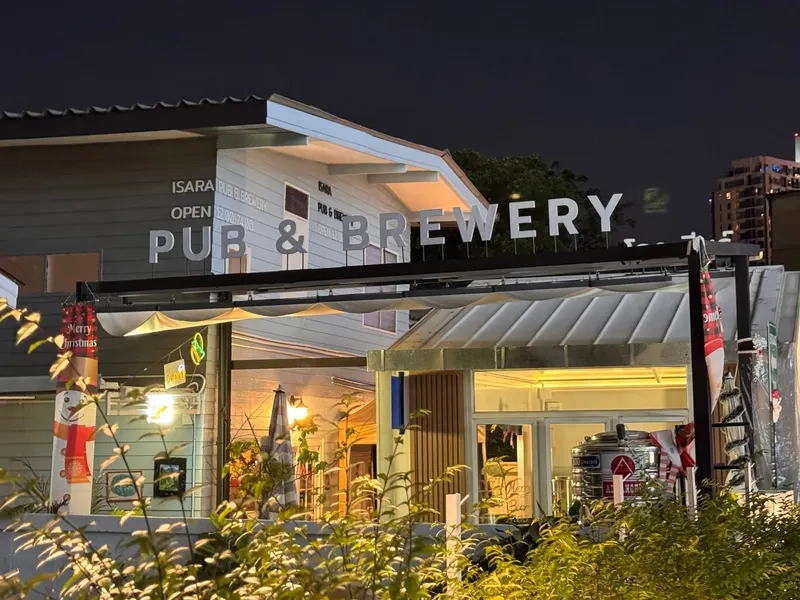 Isara Local Bar & Brewery in Khlong San, Bangkok