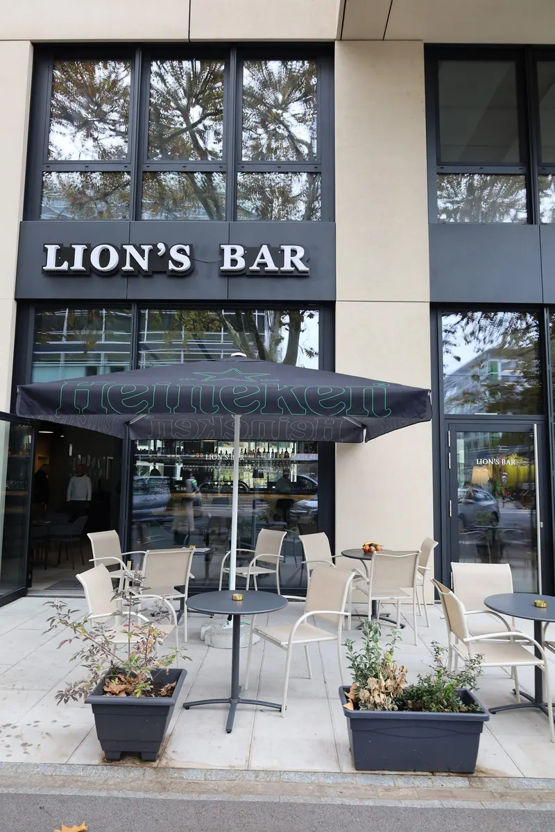 Lion’s Bar in La Dole, Geneva