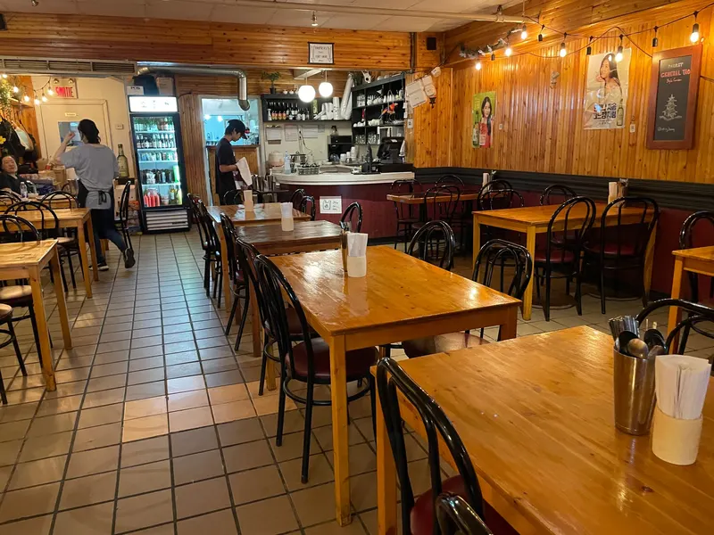 Chez Bong in Faubourg Saint-Laurent, Montreal