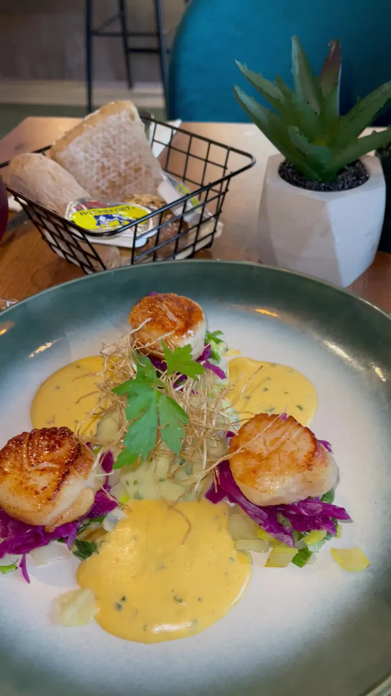 OMI restaurant in Saint-Josse-ten-Noode, Brussels