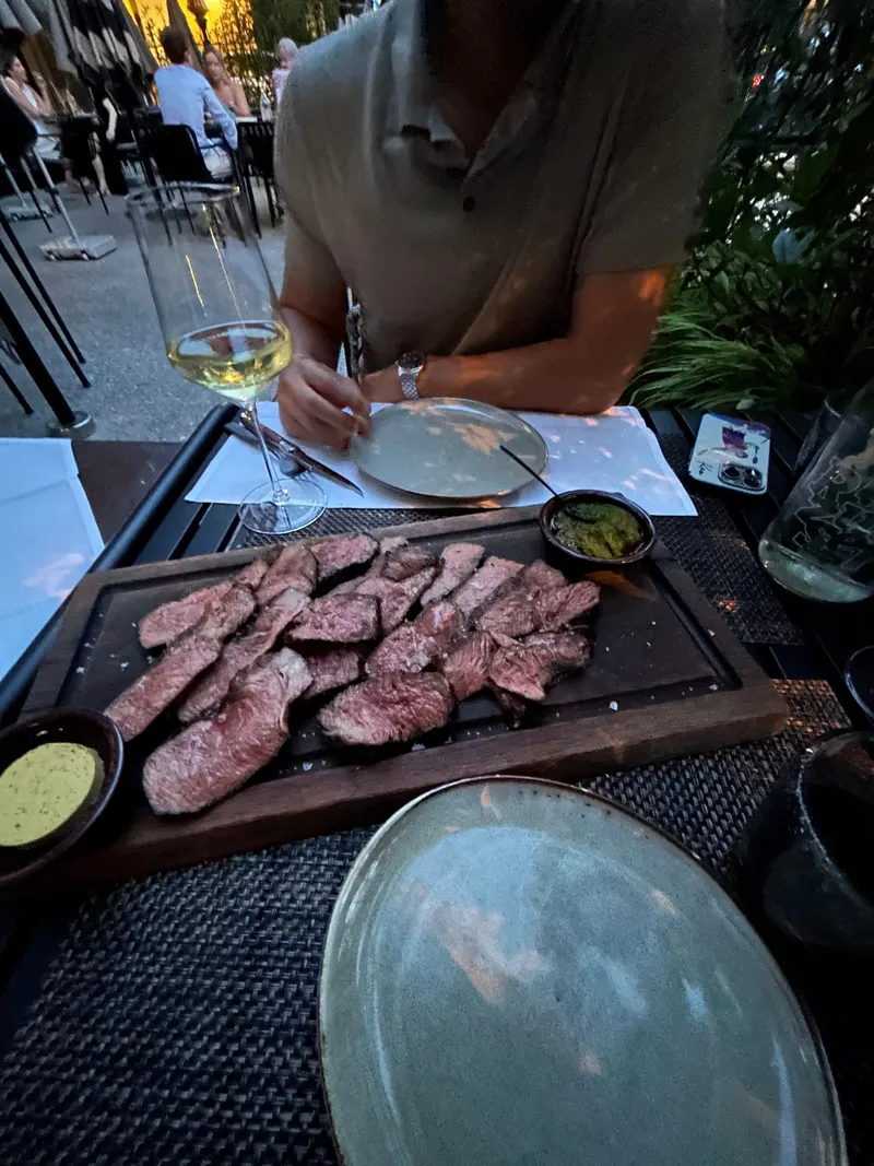 1KOMMA7 grill & bar