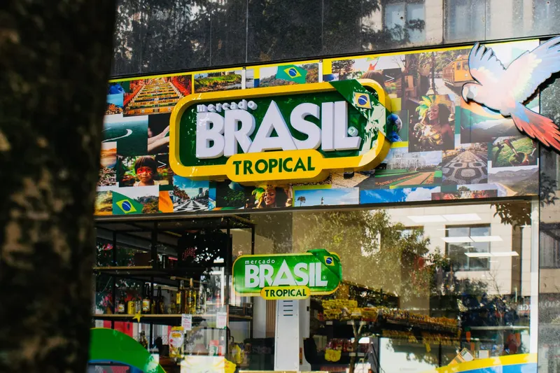 Mercado Brasil Tropical Porto