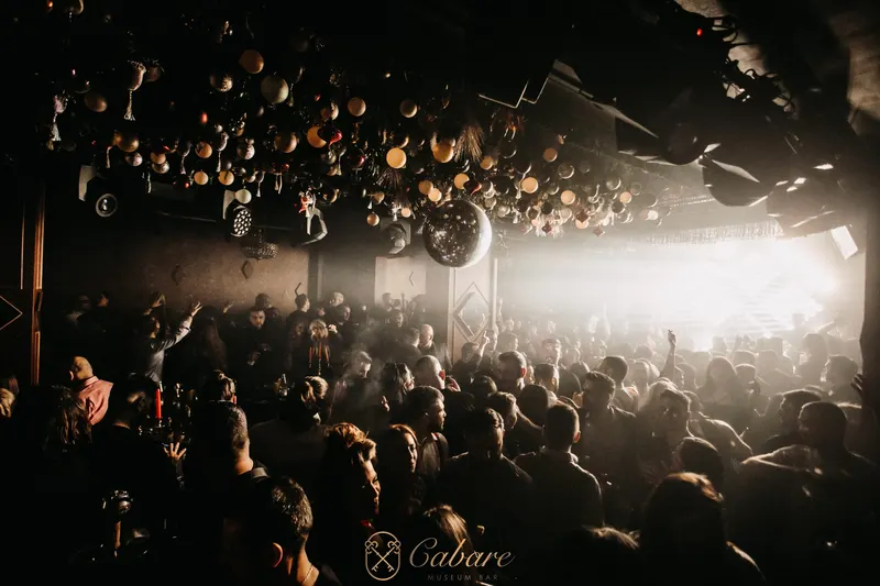 CABARE BAR CLUB