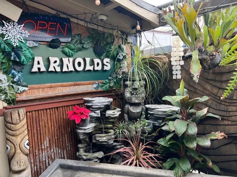 Arnold's Beach Bar