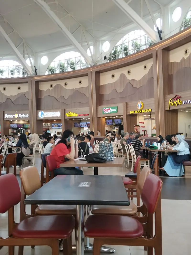 Food Court Puri Indah Mall