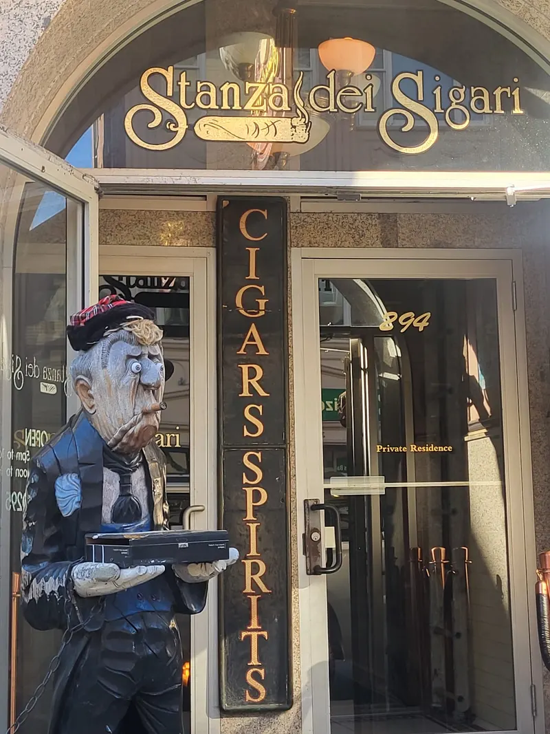 Stanza Dei Sigari in North End, Boston