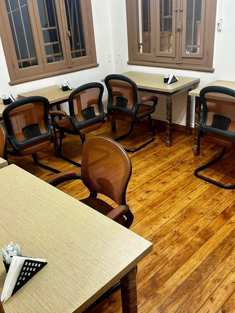 Calmology workspace & cafe