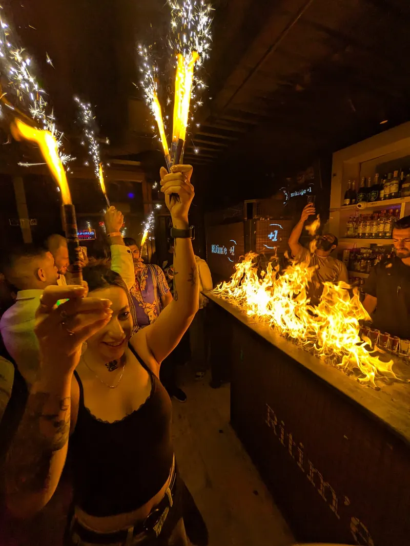 Pub Crawl Istanbul