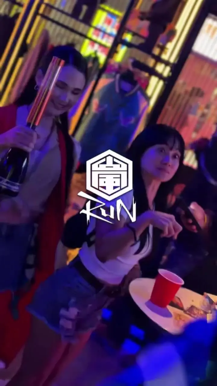 Music Fashion Bar RUN