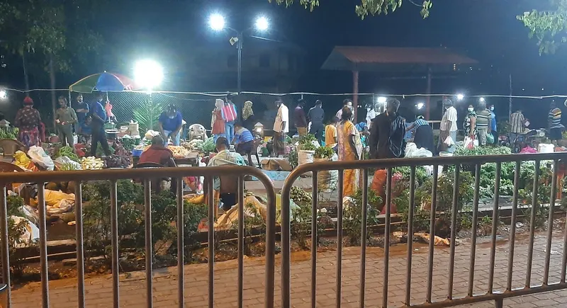Kala Pola (කැලෑ පොළ) in Suduwella, Colombo