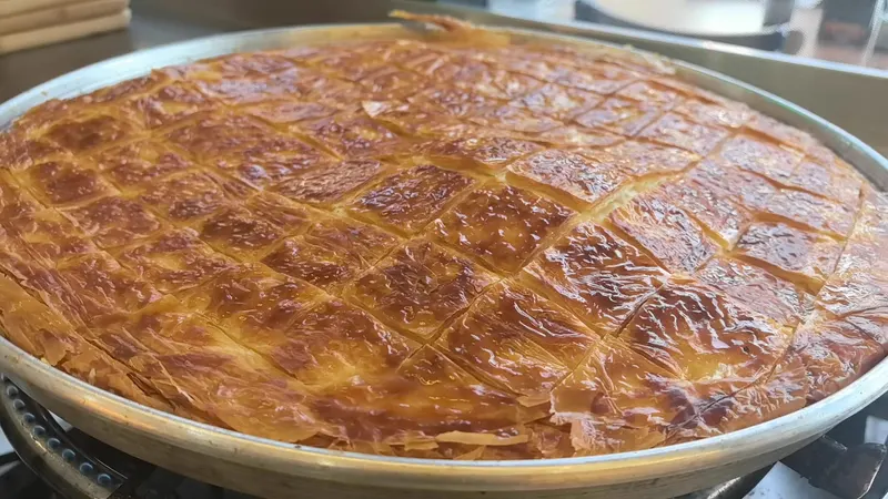 CADDE CAFE YENİ YERİ BÖREK WAFFLE KAHVE MANTI TOST