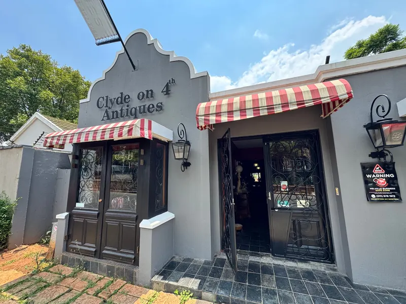 Clyde on 4th Antiques Melville