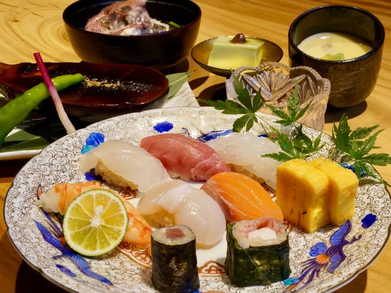 Japanese cuisine and Sushi Takumi-no-Dojo
