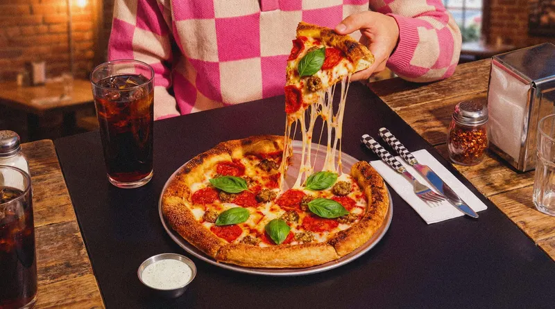 Dough Bros. Pizza & Doughnuts (Chai Wan)