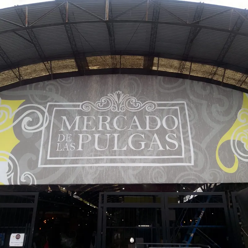 Mercado de pulgas in Colegiales, Buenos Aires