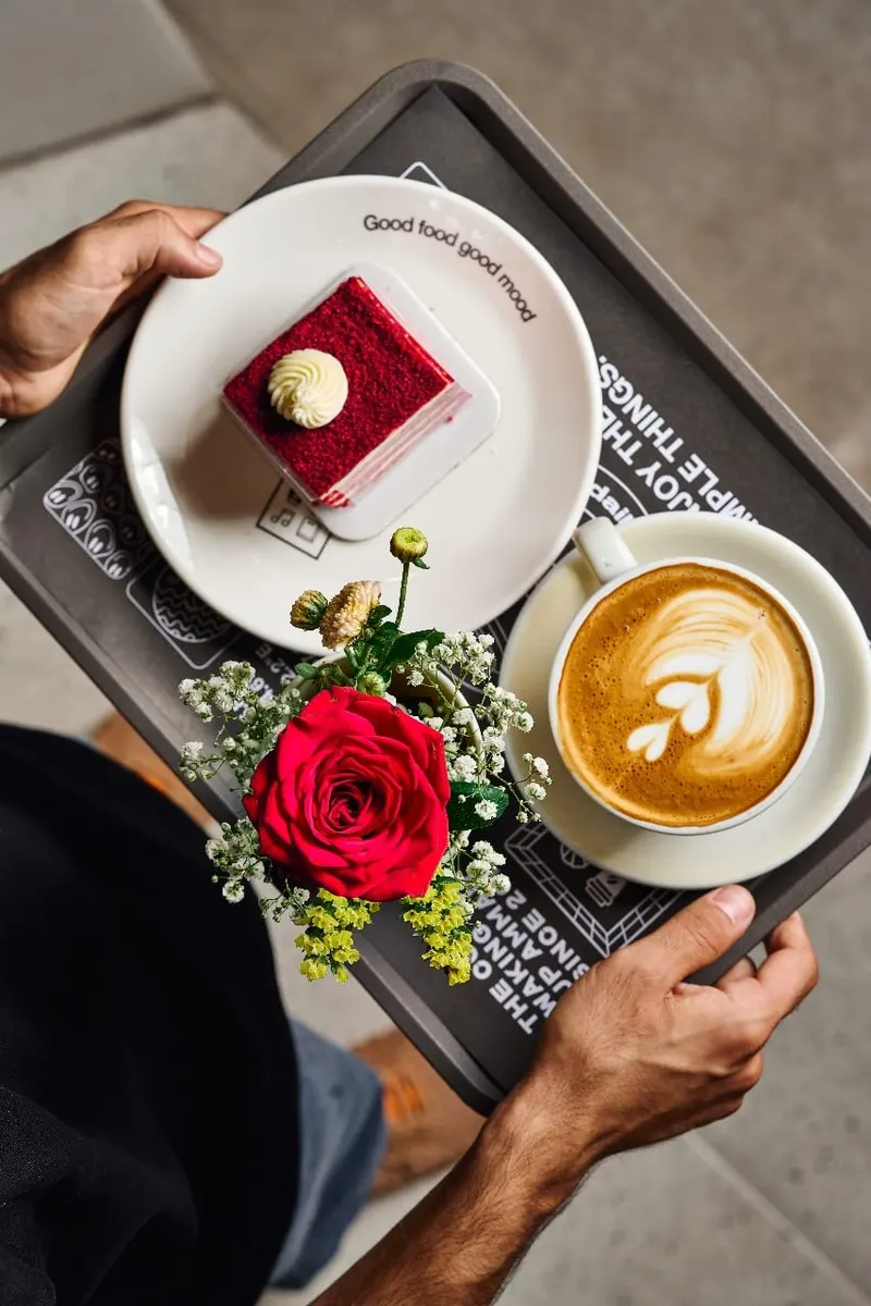 ALMOND COFFEE HOUSE - CM