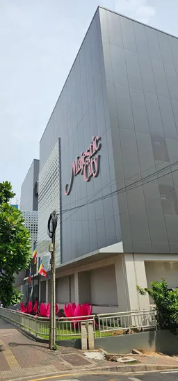Majestic City