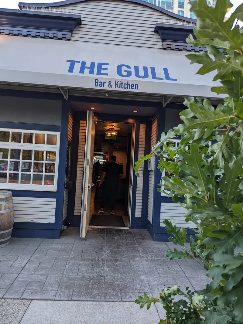 The Gull Bar and Kitchen in North Vancouver, Vancouver