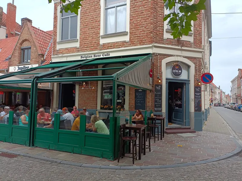 Central Pool Bar